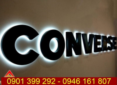 Chữ inox hắt led sáng chân và logo thương hiệu Converse