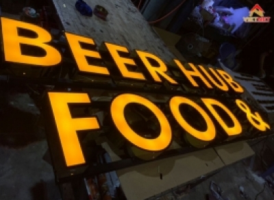 Chữ inox lồng mặt mica quán ăn Food & Beer Hub