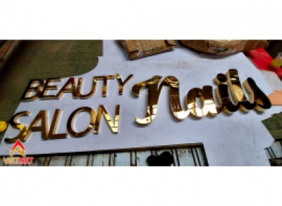 Bảng hiệu tiệm nail chữ inox vàng Salon Beauty Nails