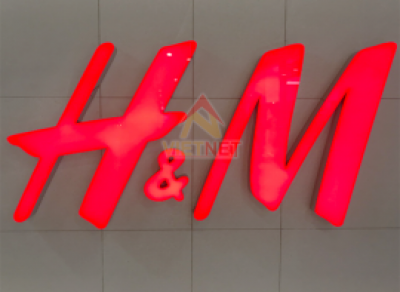 Mẫu gia công chữ inox mới nhất cho thương hiệu thời trang H&M