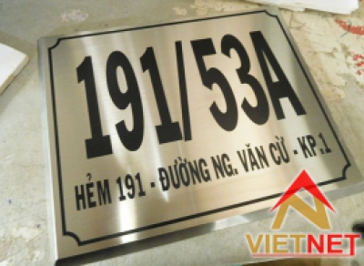Mẫu bảng số nhà inox ăn mòn sơn đen đường Nguyễn Văn Cừ