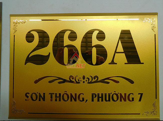 bang-an-mon-kim-loai-so-nha-266A-Son-Thong