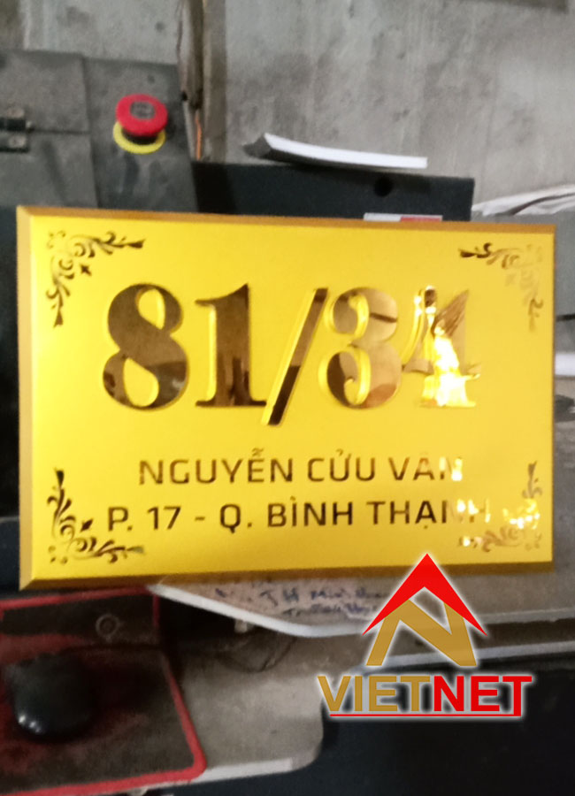 Bảng số nhà inox ăn mòn sơn vàng đường Nguyễn Cửu Vân Bình Thạnh