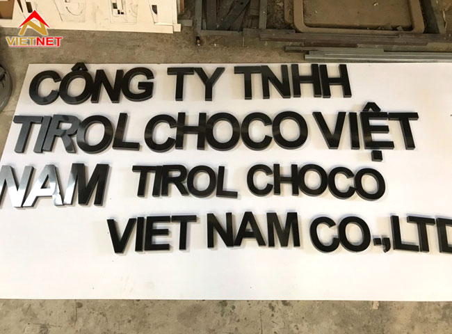 chu-inox-den-cong-ty-tirol-choco