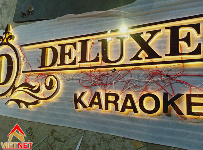 chu-inox-vang-guong-deluxe-karaoke-2