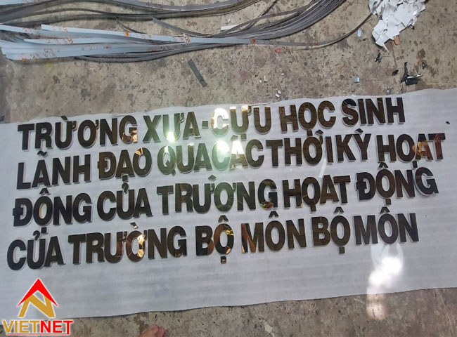 chu-inox-vang-truong-xua-1