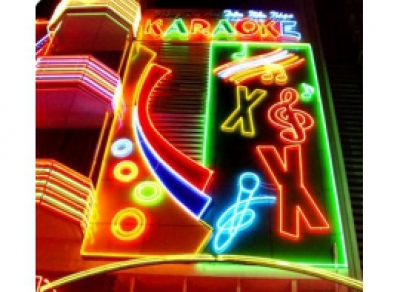 Bảng hiệu đèn neon sign quán karaoke