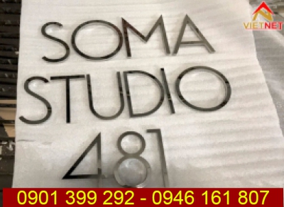 Gia công chữ inox trắng gương cho SOMA STUDIO