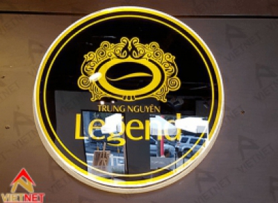 Gia công logo mica hút nổi Cafe Trung Nguyên Legend