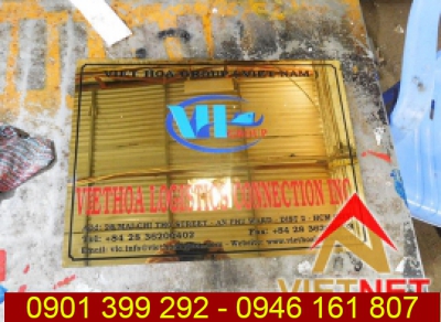 Bảng inox vàng gương ăn mòn cho công ty Viet Hoa Group
