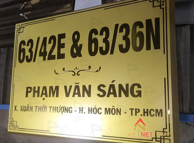 Lam-bang-so-nha-an-mon-kim-loai-gia-re-tai-tphcm