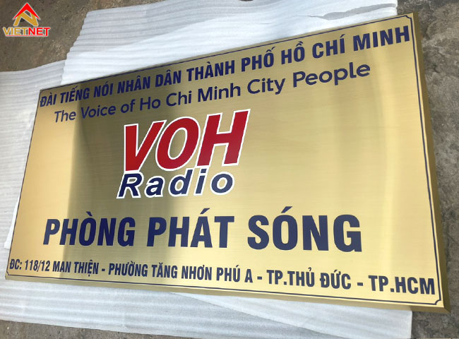bang-hieu-an-mon-kim-loai-voh-radio