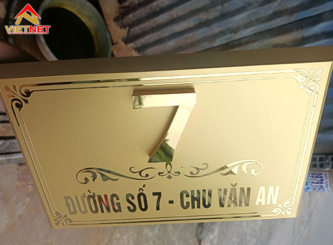 gia-cong-bang-so-nha-an-mon-kim-loai-duong-so-7-chu-van-an