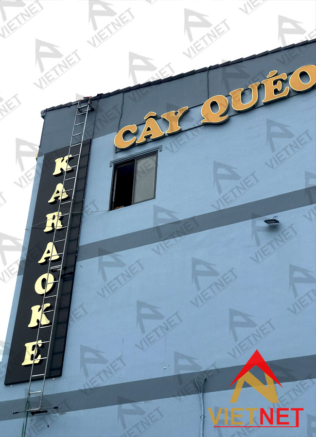 Bảng hiệu quán karaoke Cây Quéo tại Bà Rịa - Vũng Tàu