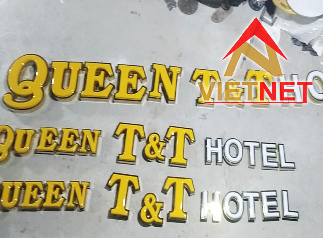 Gia công chữ nổi inox lồng mặt mica hút nổi Queen T&T Hotel
