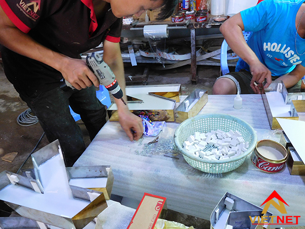 Sản xuất chữ inox tại VietNet